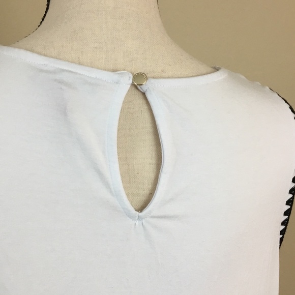 Vince Camuto Embroidered Hi-Lo Top Medium - Picture 5 of 7